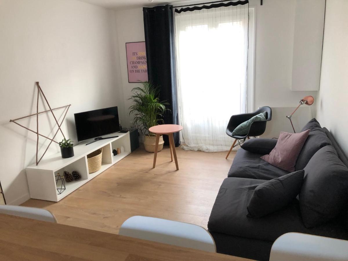 Un appartement spacieux à 30m de la mer- 45m2 Luc-sur-Mer Esterno foto
