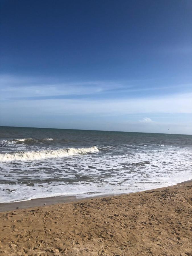 Un appartement spacieux à 30m de la mer- 45m2 Luc-sur-Mer Esterno foto