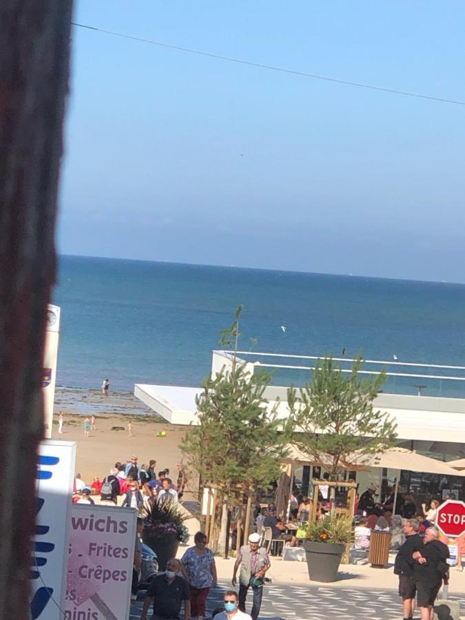 Un appartement spacieux à 30m de la mer- 45m2 Luc-sur-Mer Esterno foto
